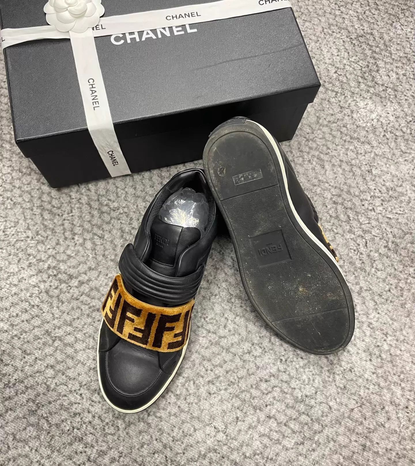 Fendi FENDI black and brown FF fur detail sneakers 5 Size US 5 / IT 35 - 5 Thumbnail