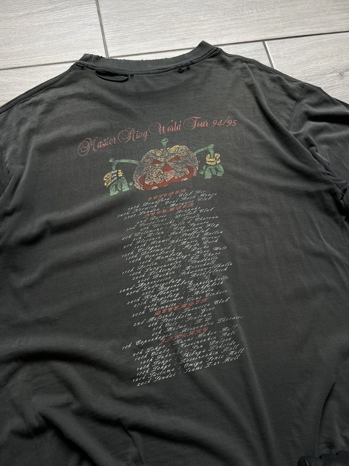 Band Tees HELLOWEEN Vintage T-shirt Master Ring World Tour 94/95 LIVE Size US M / EU 48-50 / 2 - 20 Thumbnail