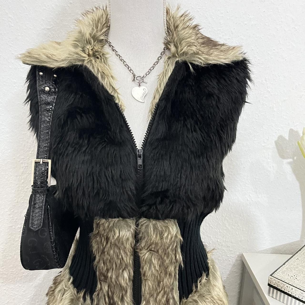 Vintage Euro Y2K Faux Fur Vest gilet w/ thick waistband vintage Size S / US 4 / IT 40 - 2 Thumbnail