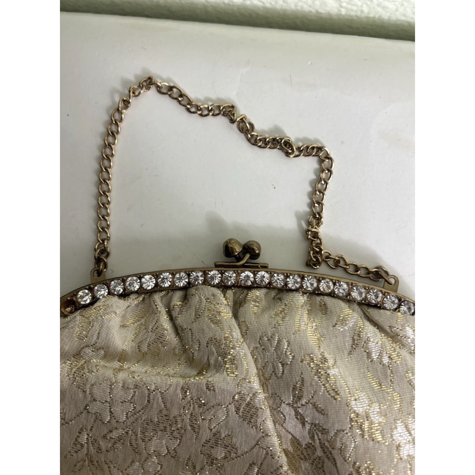 CLOSED VINTAGE Clasp Close Clutch Ivory Gold Floral Jeweled 8.5x5x1 with Chain Size ONE SIZE - 3 Thumbnail
