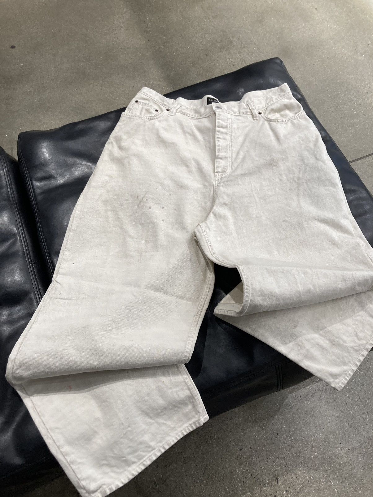 Balenciaga Balenciaga Large Baggy Jeans FW22 Dirty Cream