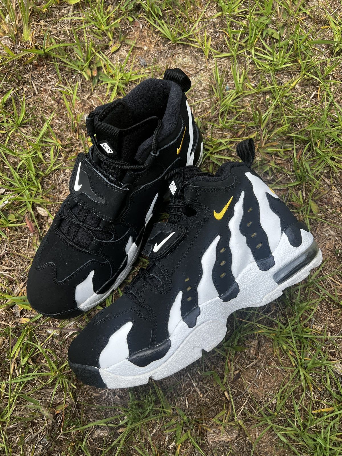 Nike CLEAN Nike Size 8 Mens Air DT 96 Diamond Turf Yellow shoes Size US 8 / EU 41 - 1 Thumbnail