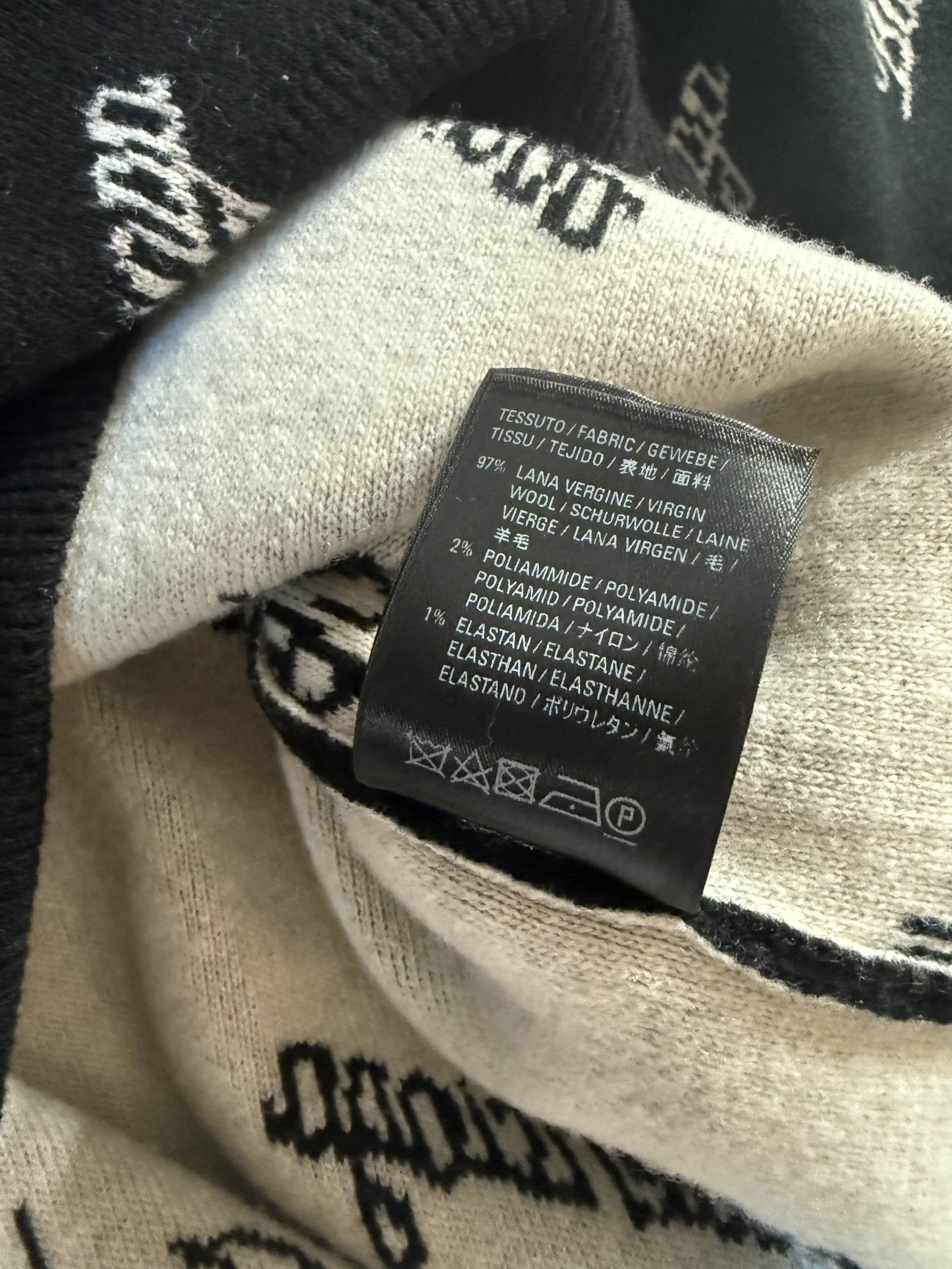 Balenciaga Balenciaga All Over Script Logo Knit Sweater Size US XS / EU 42 / 0 - 9 Thumbnail