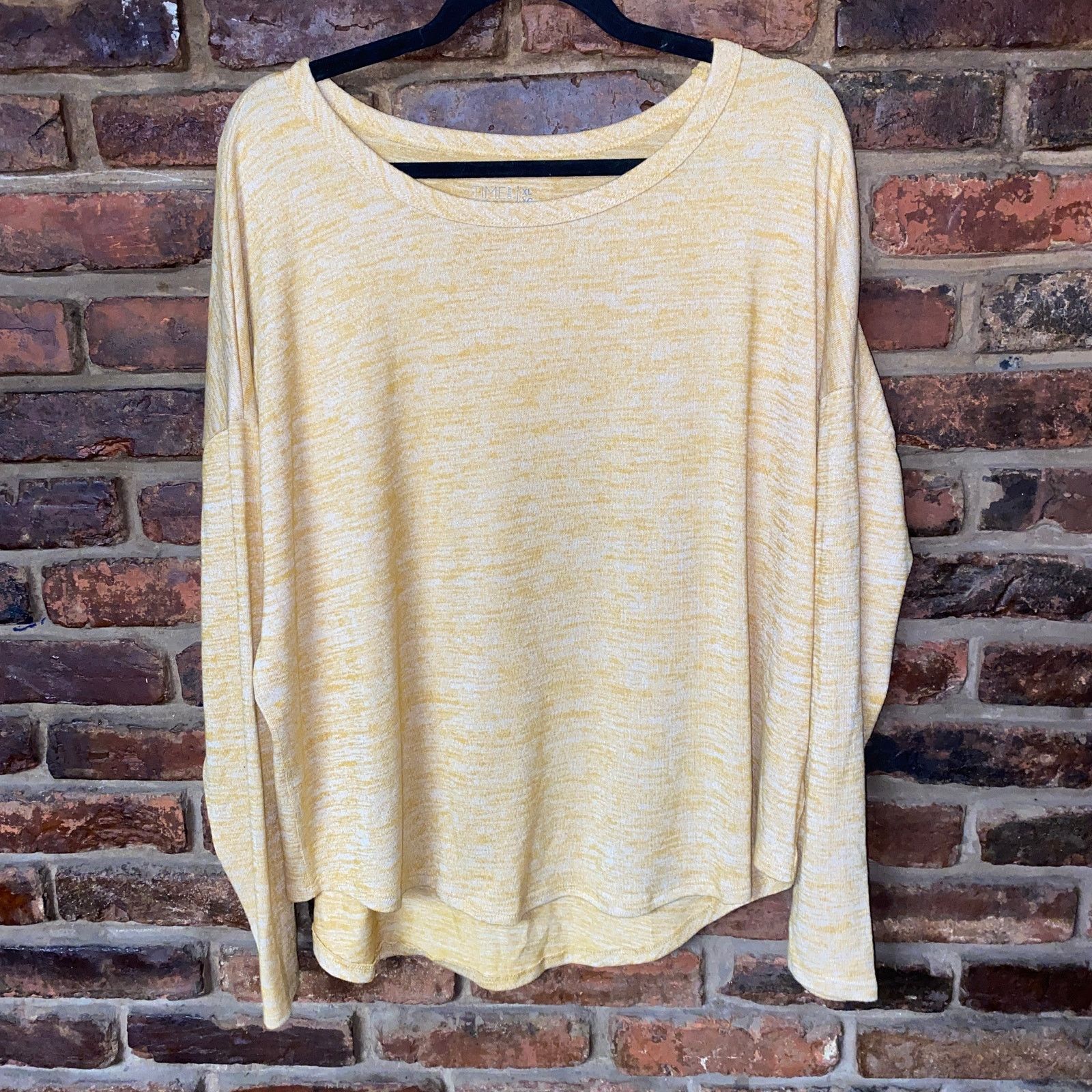 Other Time and Tru Yellow Static Lightweight Knit Top Size XL Size XL / US 12-14 / IT 48-50 - 1 Thumbnail