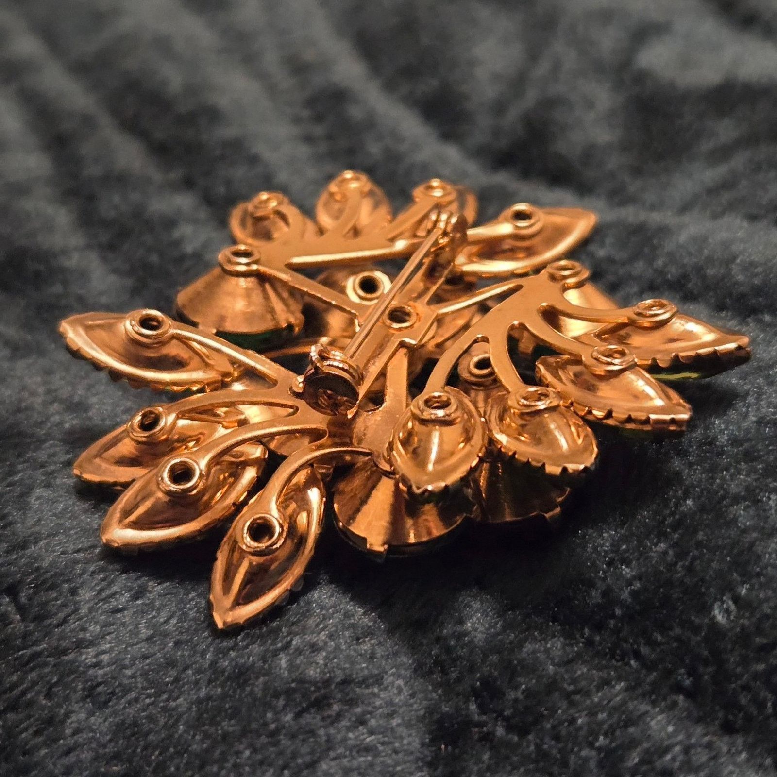 Jewelry Stunning Vintage Green Rhinestone Brooch Size ONE SIZE - 11 Thumbnail