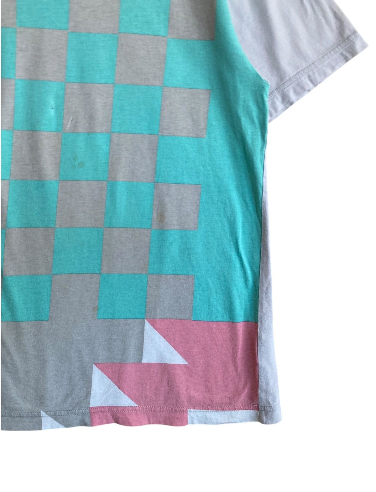 Issey Miyake Vintage Brand Issey Miyake Geometric Printed T-shirt 1990s Size US S / EU 44-46 / 1 - 4 Thumbnail