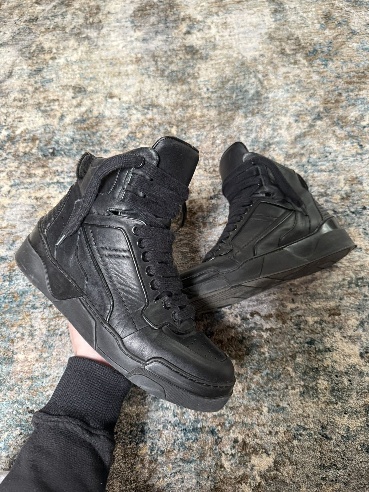 Givenchy Givenchy Tyson High Top Sneakers Size US 9 / EU 42 - 1 Thumbnail