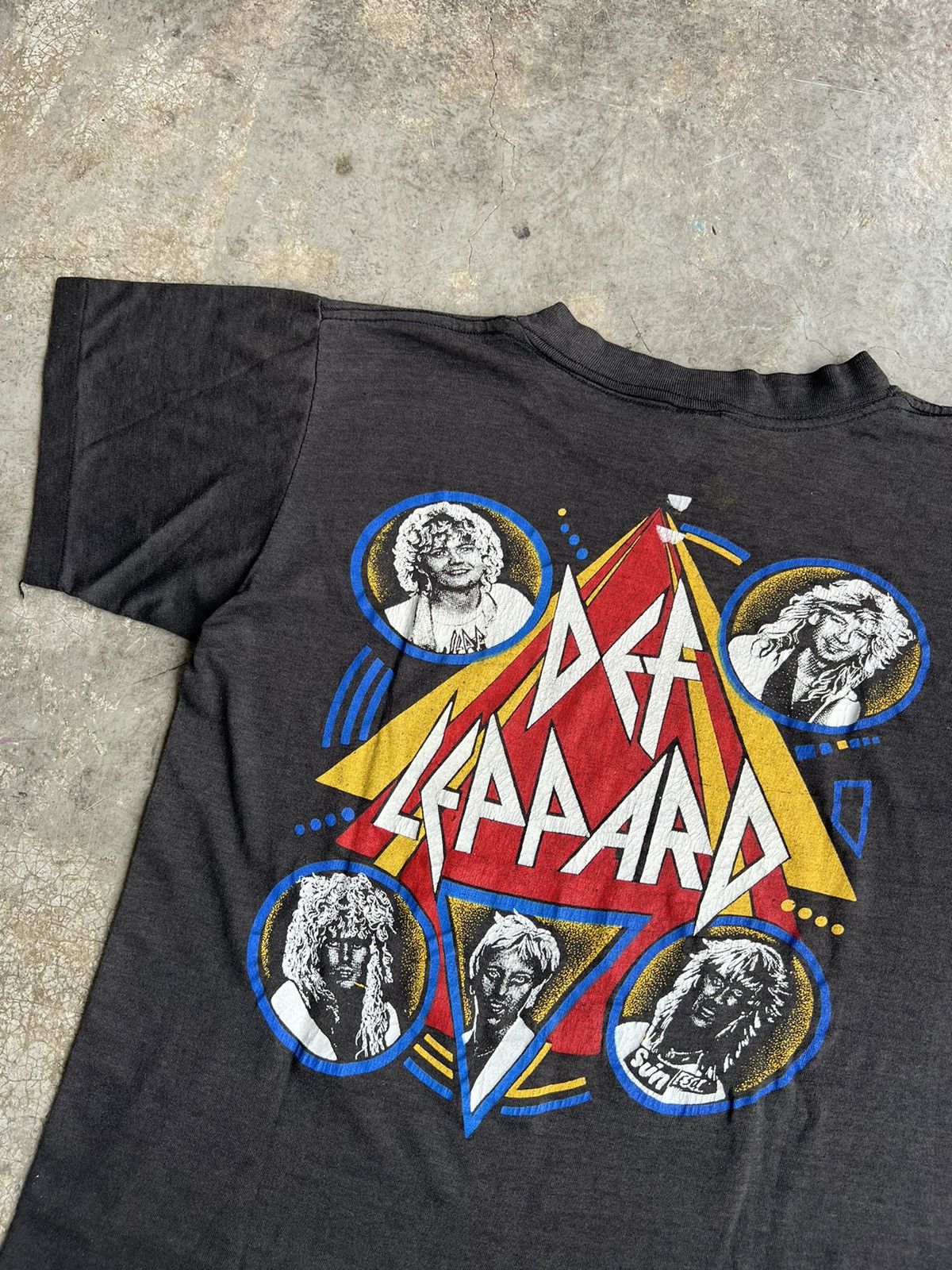 Band Tees Vintage 1987 Def Leppard No Tour Hysteria Band Tees Size US M / EU 48-50 / 2 - 4 Thumbnail