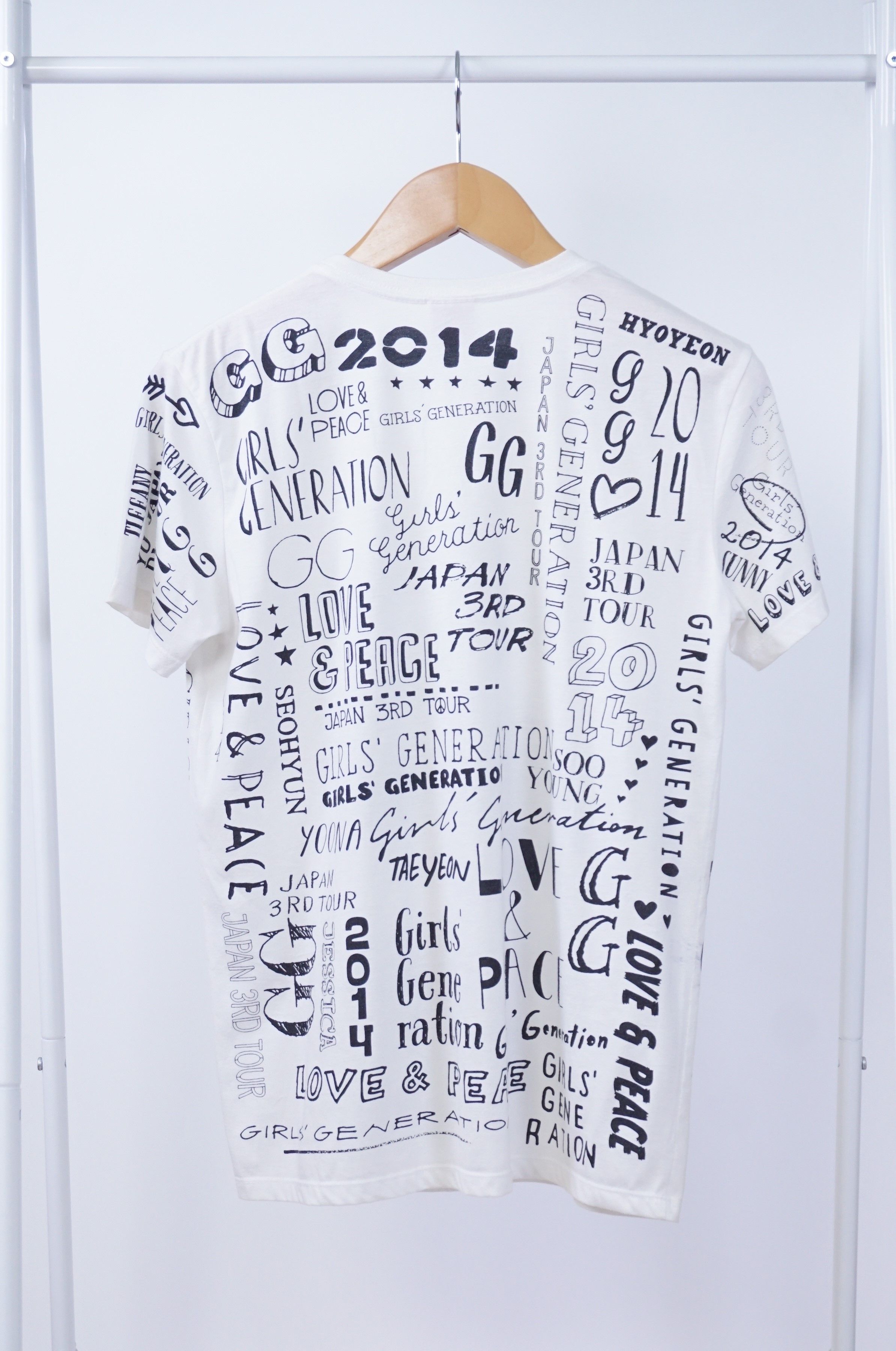 Band Tees Girls' Generation Love & Peace Japan 3rd Tour 2014 Tee Size US L / EU 52-54 / 3 - 2 Thumbnail