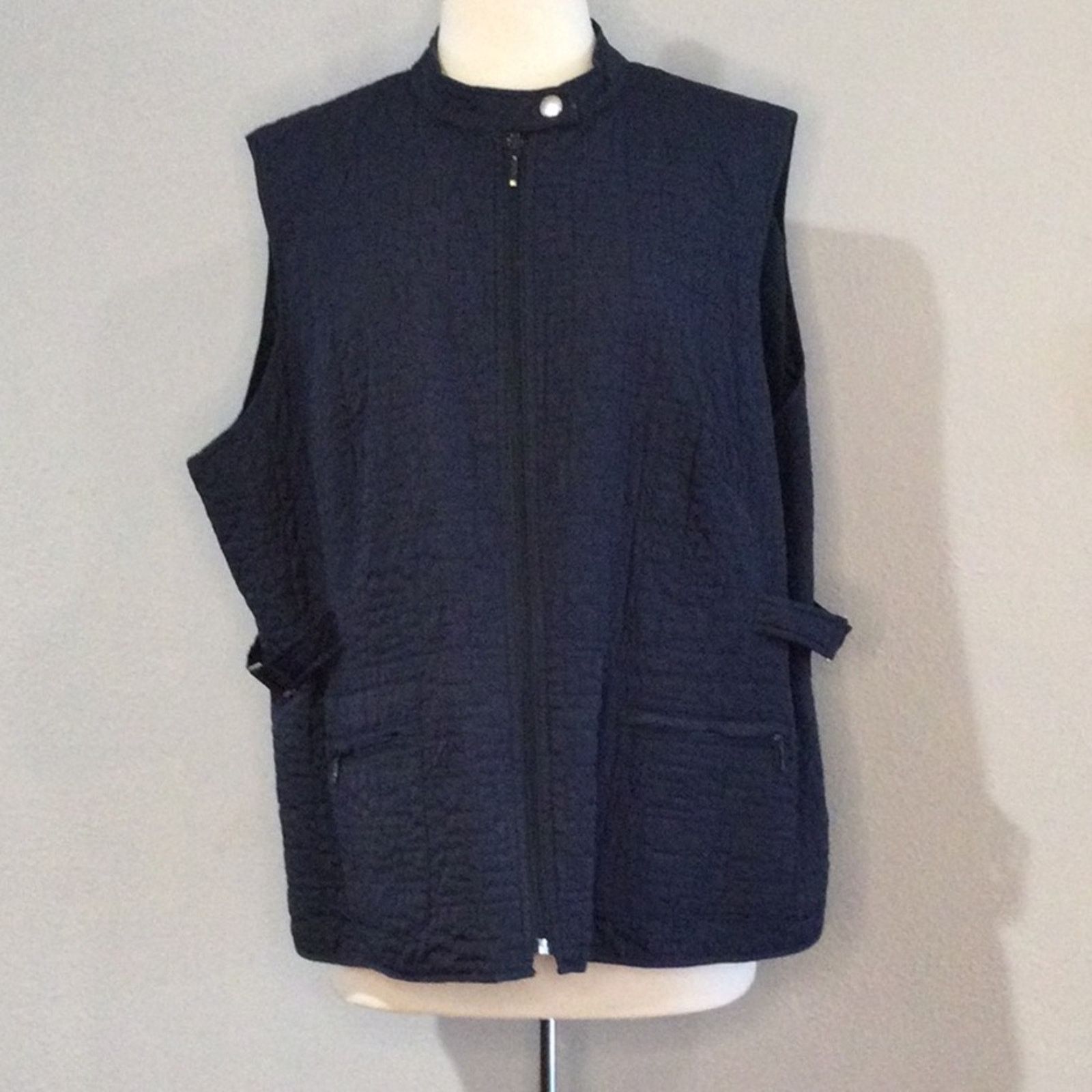 Other Dressbarn Navy Quilted Lined Full Zip Pockets Vest 22/24 Size XXL / US 16-18 / IT 52-54 - 1 Thumbnail