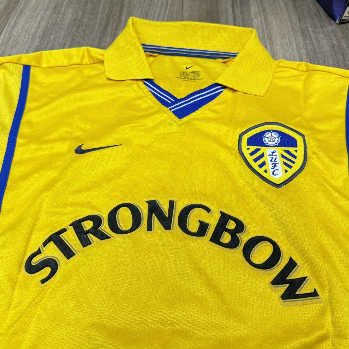 Nike Leeds United 00/02 away shirt #9 Viduka Size US S / EU 44-46 / 1 - 3 Thumbnail