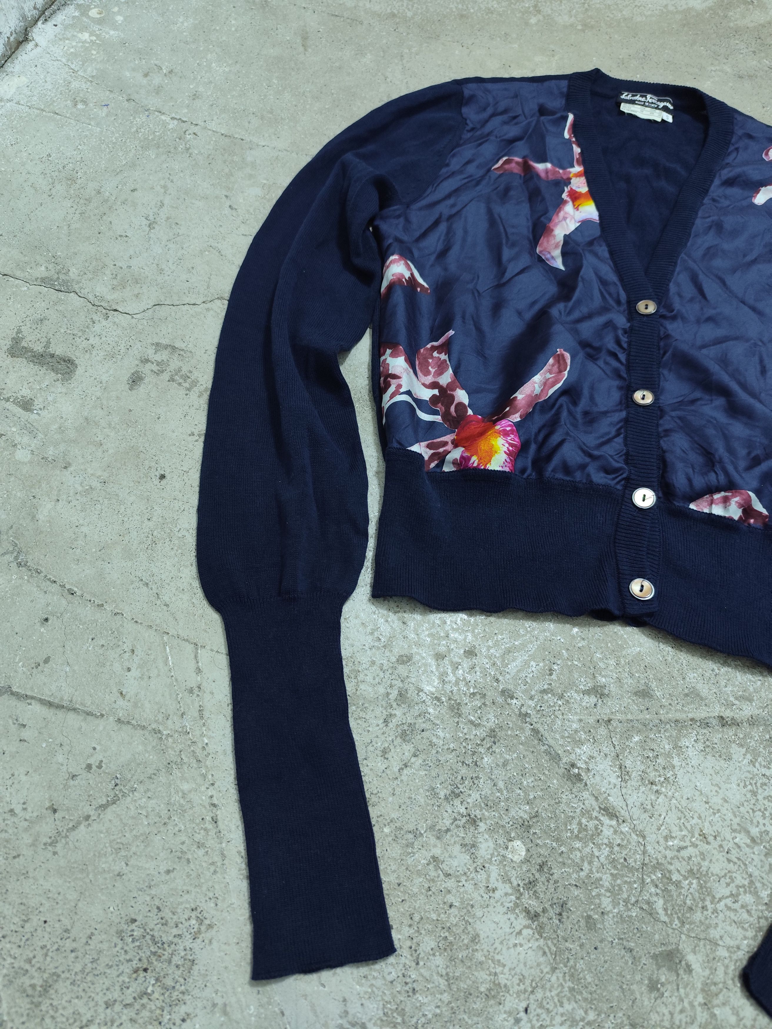 Salvatore Ferragamo Vintage salvatore ferragamo silk cardigan Size S / US 4 / IT 40 - 5 Thumbnail