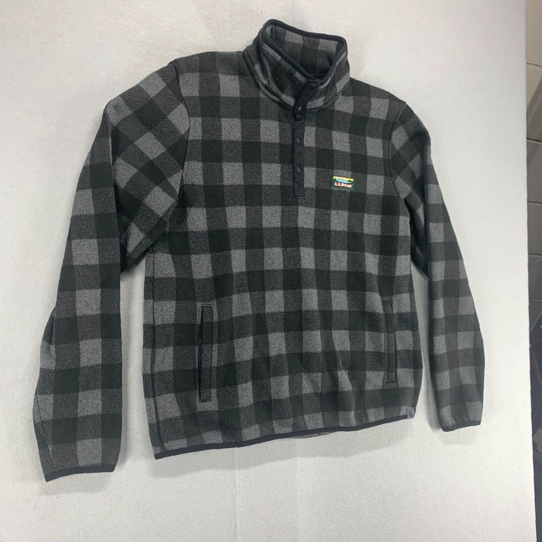 Vintage L.L. Bean Sweatshirt Mens Large Regular Black Check Snap Button Slightly Fitted Size US L / EU 52-54 / 3 - 2 Thumbnail