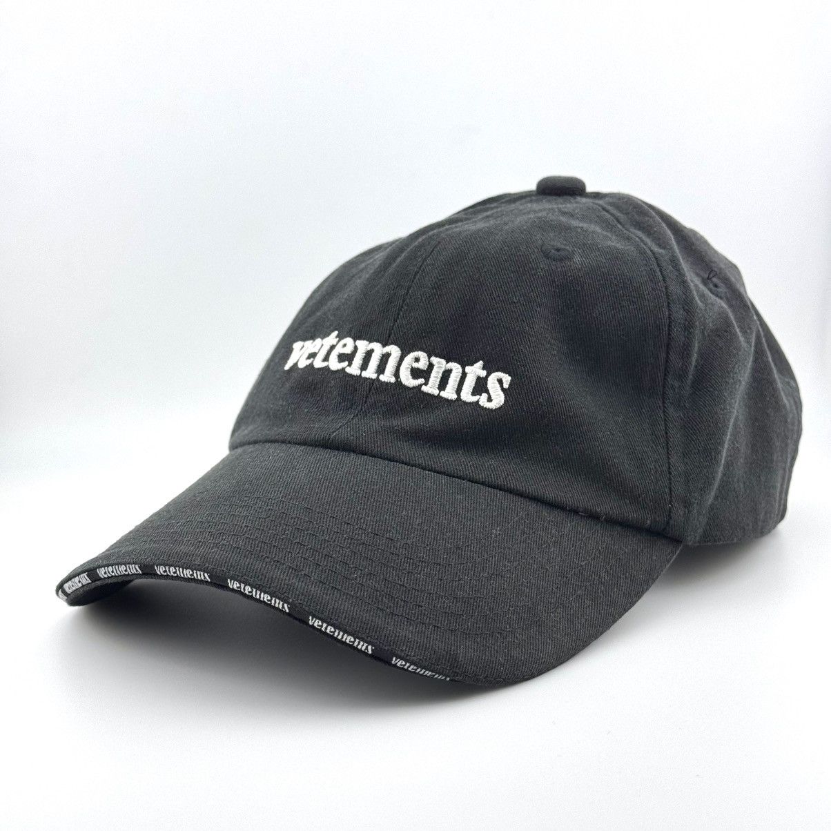 Reebok × Vetements Vetements x Reebok Black Emroidered Logo Cap Adjustable Hat Size ONE SIZE - 2 Thumbnail