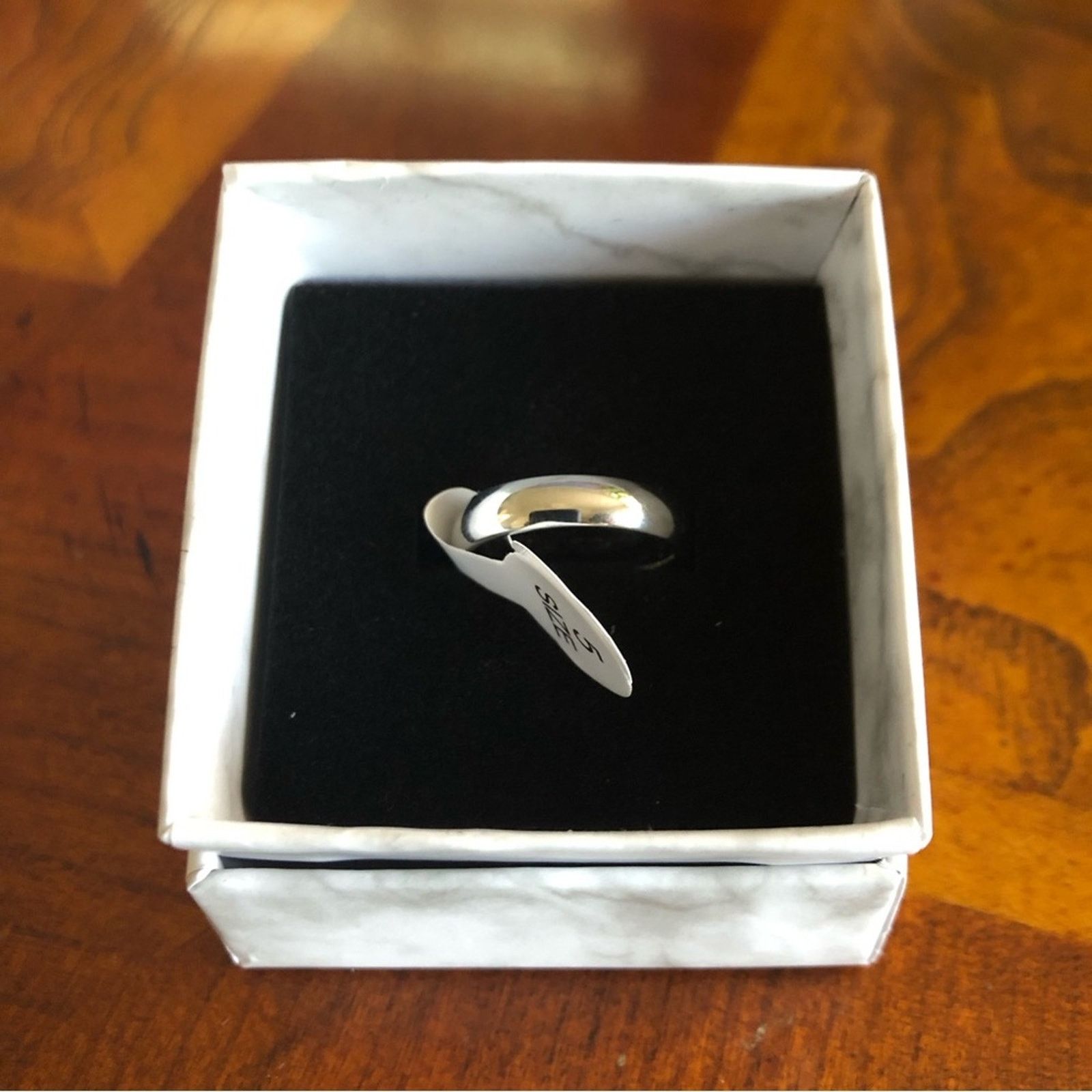 Jewelry Ladies solid 925 sterling silver 4mm classic dome band NWT 5 Size ONE SIZE - 2 Thumbnail