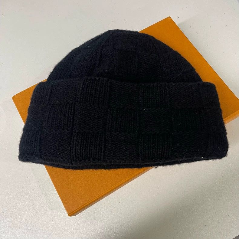 Louis Vuitton Louis Vuitton Logo Pearl Accessory Hat Size ONE SIZE - 2 Thumbnail