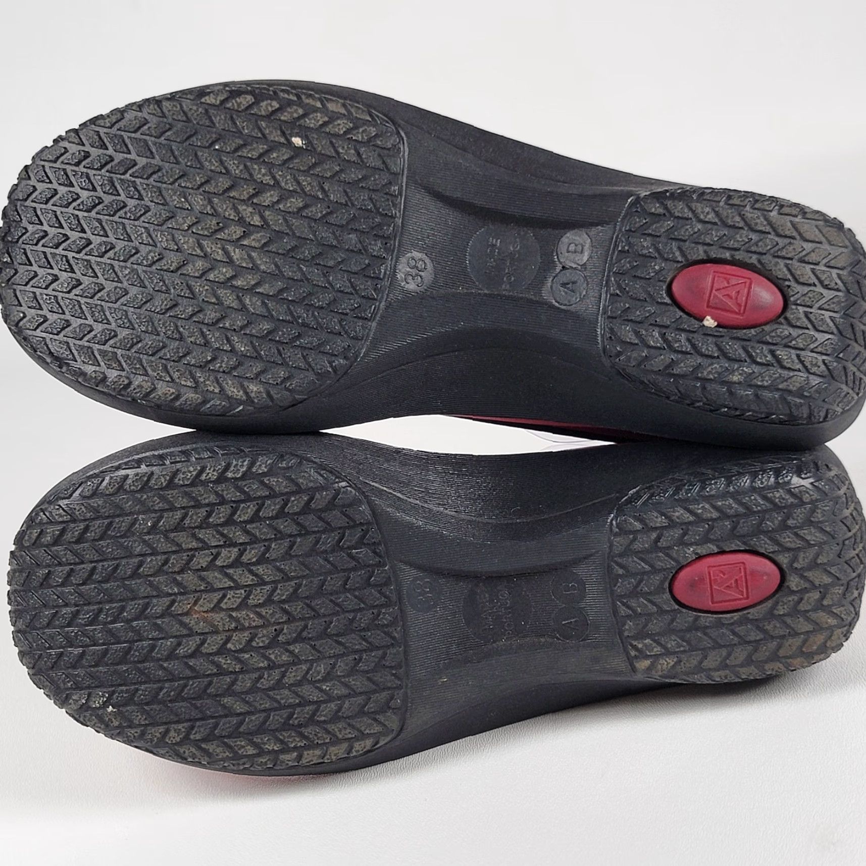 Vintage Arcopedico Easy Walk Experience Slip-On Loafers Womens US 8 EUR 38 Red Solid Stretch Adjustable Travel Casual ManMade Upper Portugal Size US 8 / IT 38 - 7 Thumbnail