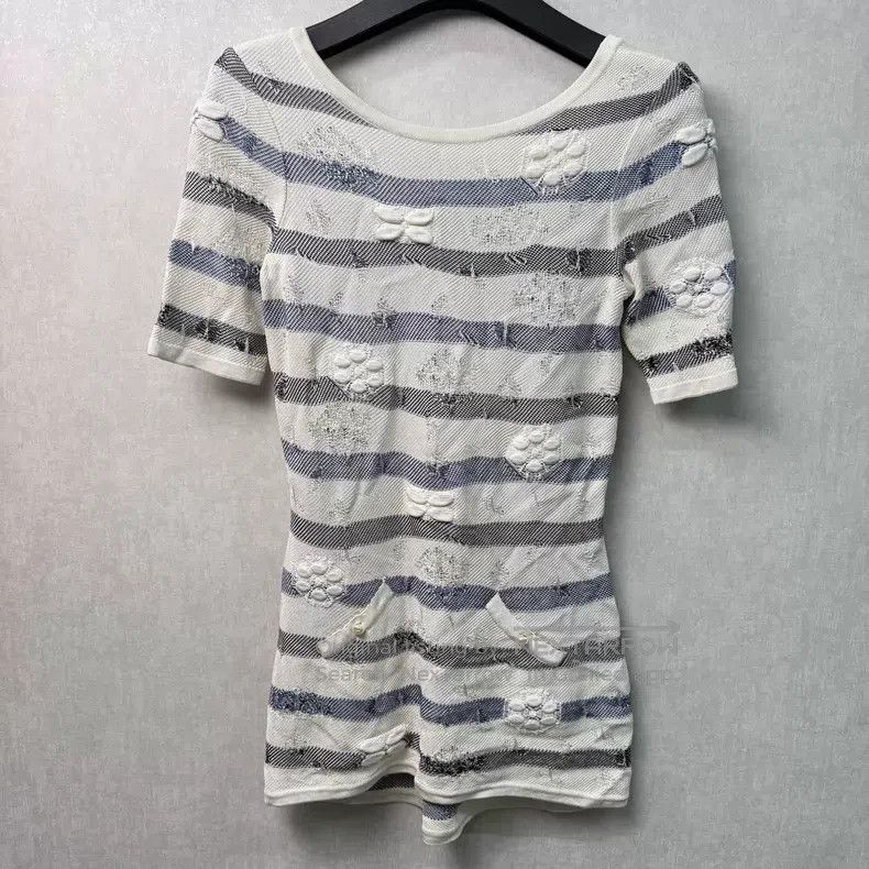 Chanel Chanel Camellia Series Gray and White Striped Knit Dress Size XS / US 0-2 / IT 36-38 - 1 Thumbnail