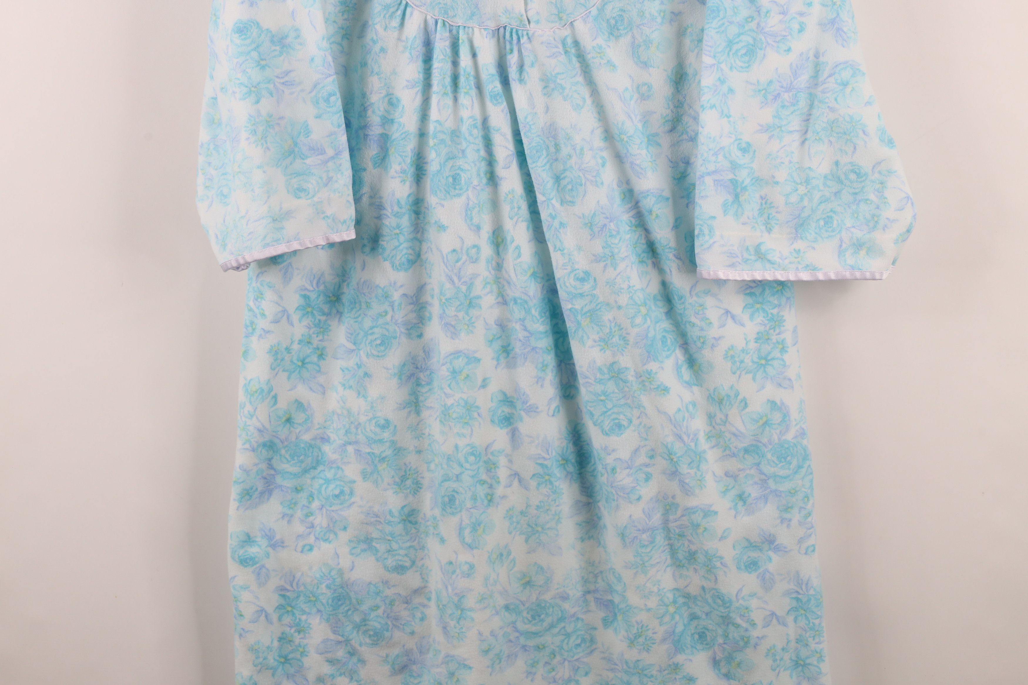 Vintage Vintage 90s Streetwear Lace Flower Fleece Night Gown USA Size L / US 10 / IT 46 - 3 Thumbnail