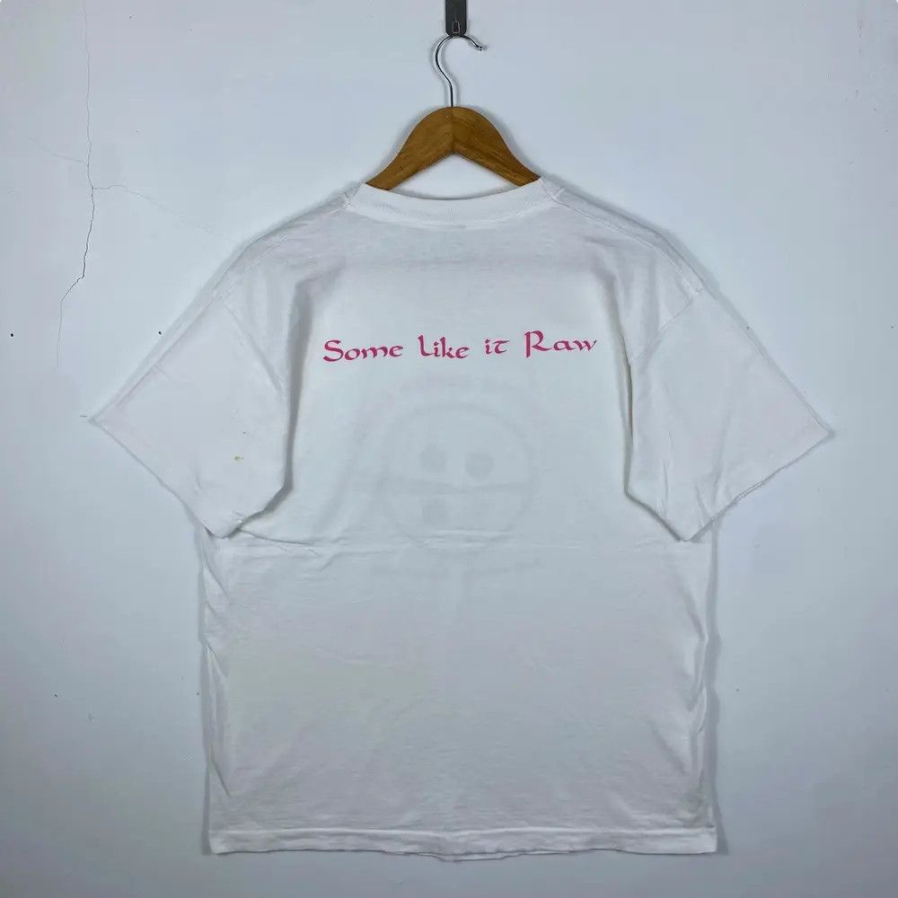 Vintage Vintage 90's PLUMS SUSHI CLUB Artwork Some Like Is Raw Tee Size US XL / EU 56 / 4 - 5 Thumbnail