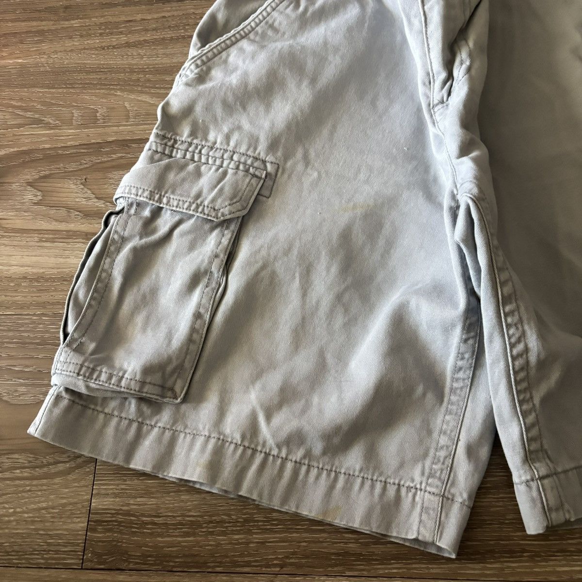 Vintage Crazy Vintage Y2K/2000s Grey Streetwear Skater Style Cargo Shorts! Size 36 Size US 35 - 3 Thumbnail