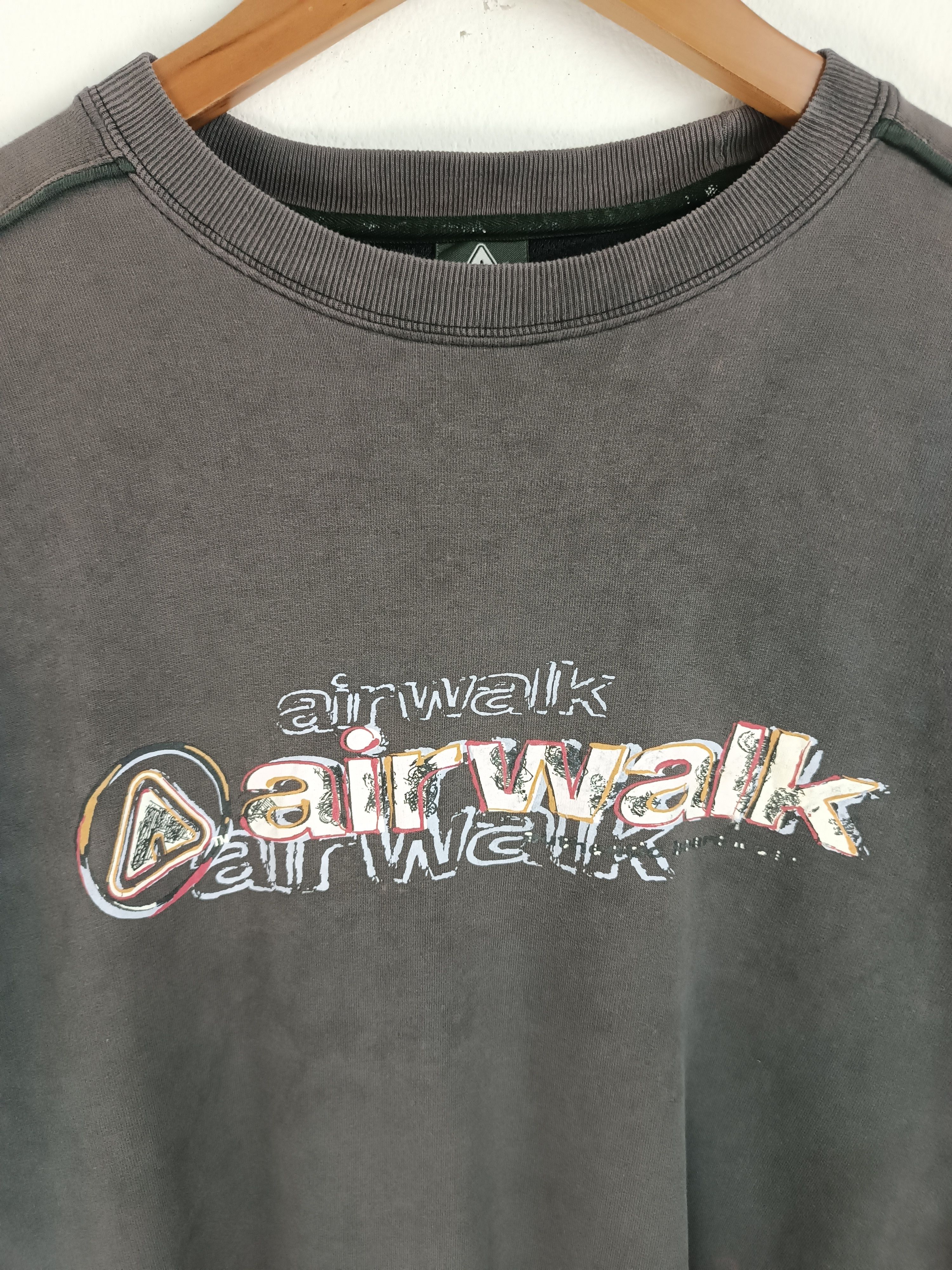 Airwalk THRASHED FADED VINTAGE Y2K AIRWALK TEE VKEI KMIRII GRUNGE Size US L / EU 52-54 / 3 - 10 Thumbnail