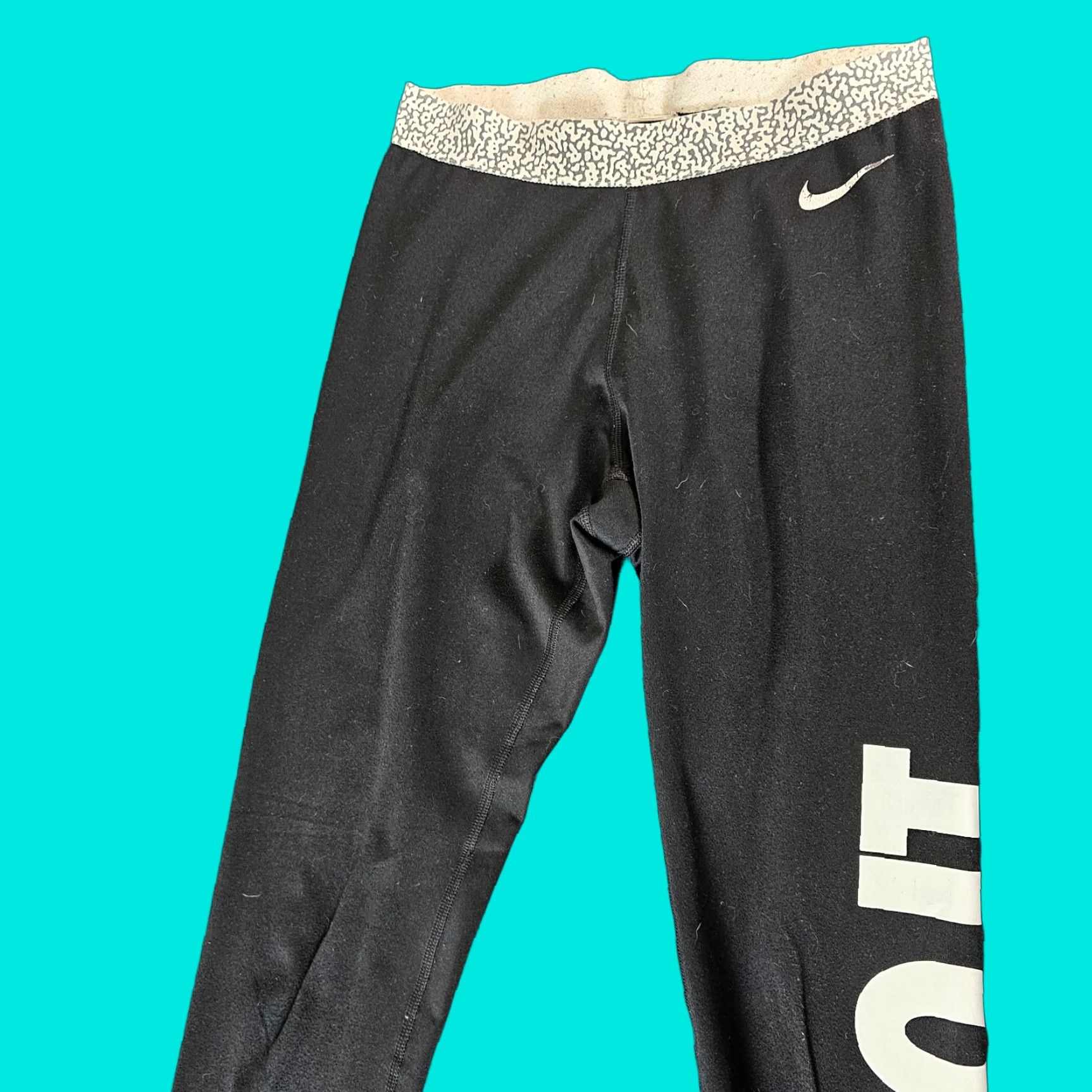 Nike VINTAGE Nike Pro Leggings Women's Size Small Black Yoga Active Gym Dri Fit Leopard Waist Size 28" / US 6 / IT 42 - 1 Thumbnail