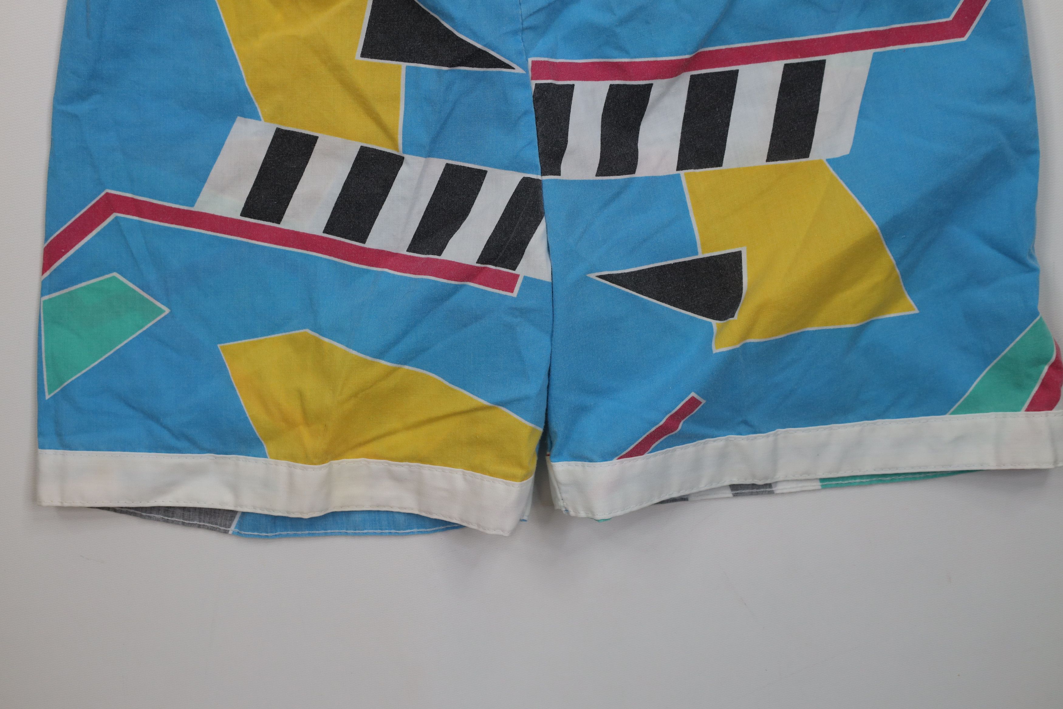 Vintage Vintage 80s 90s Streetwear Abstract Surf Surfing Shorts USA Size US 32 / EU 48 - 4 Thumbnail