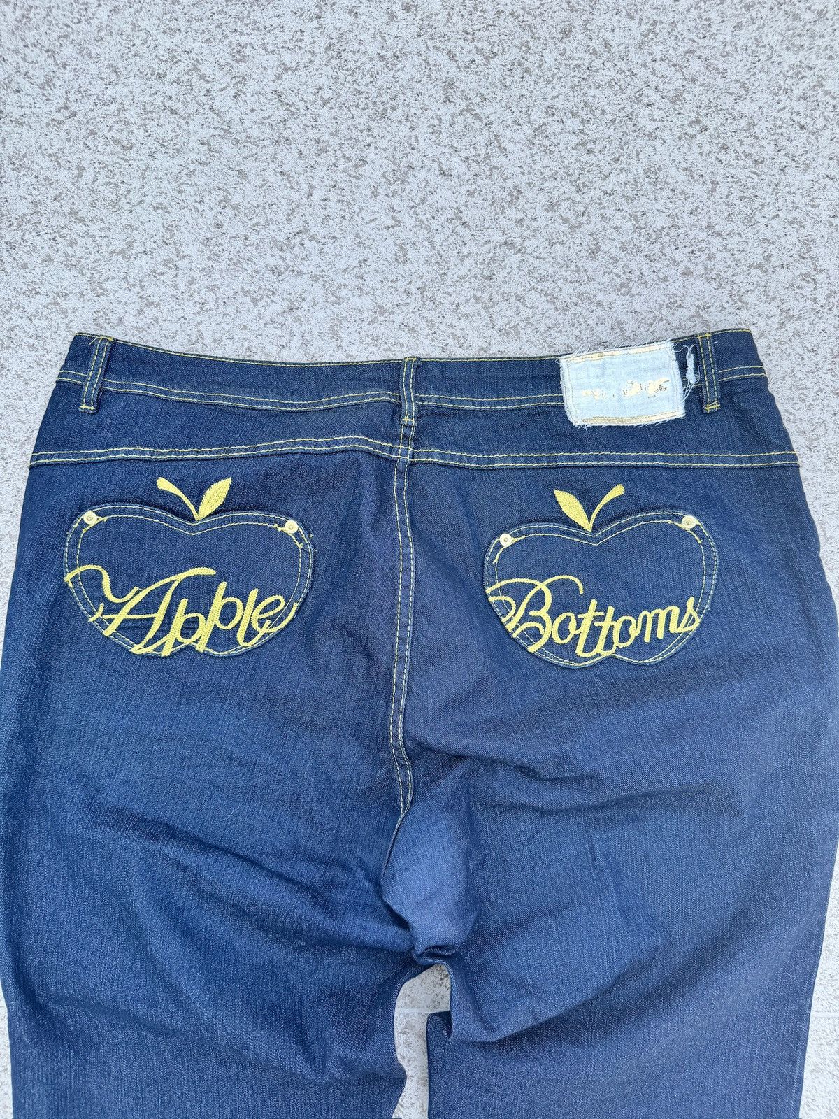 Japanese Brand × Vintage Crazy Rare Vintage Apple Bottom Jeans With Back Embroidery Size US 38 / EU 54 - 2 Thumbnail