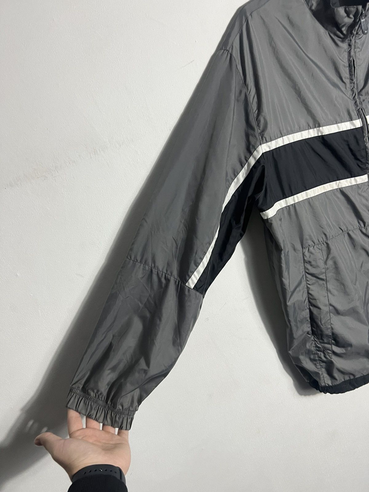 Nike Vintage Nike Track Jacket Nylon 2000s Y2K Swoosh Logo Drill Size US L / EU 52-54 / 3 - 4 Thumbnail