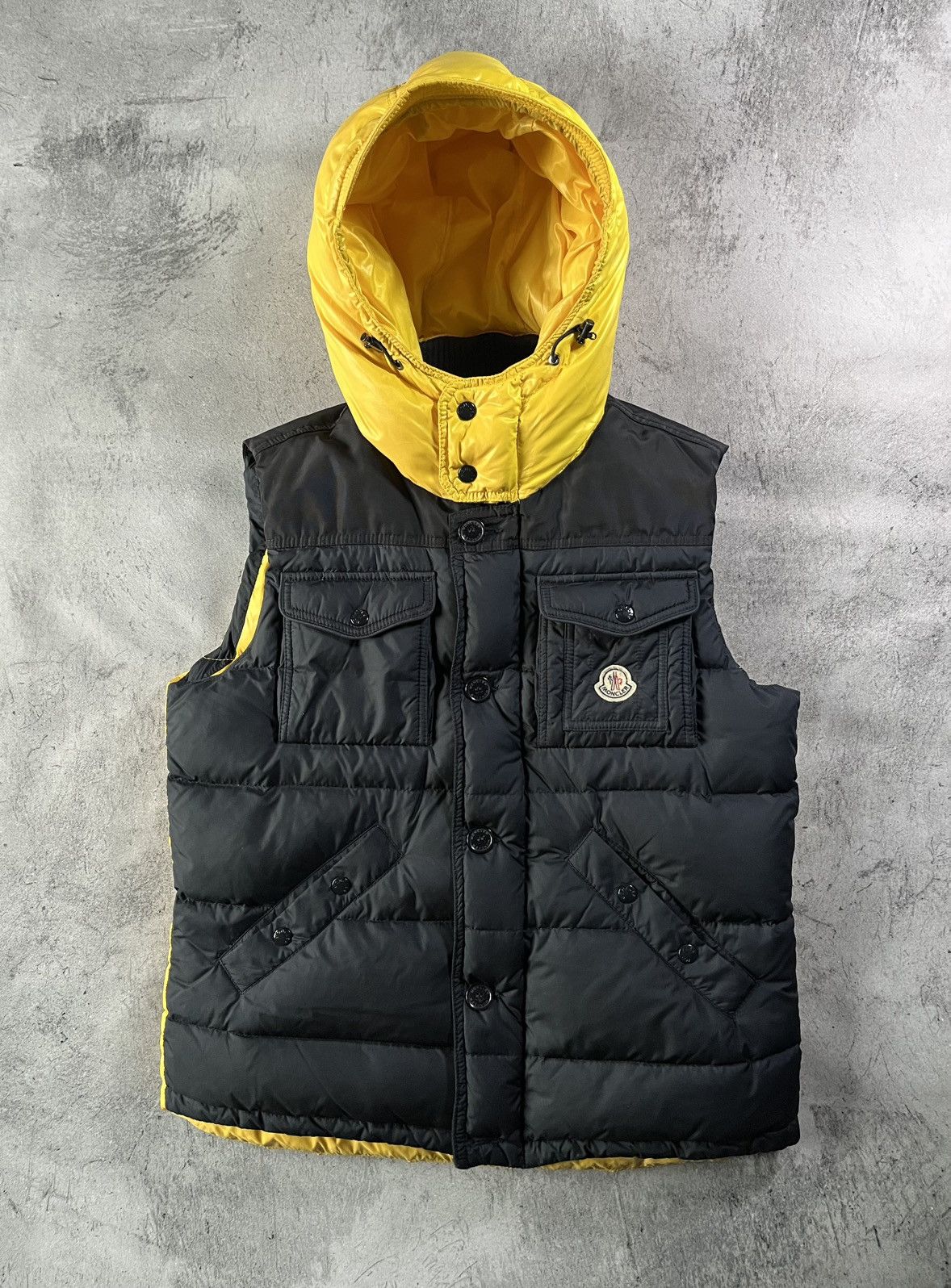Moncler 💂🏻‍♀️moncler puffer vest🤩 Size US M / EU 48-50 / 2 - 1 Thumbnail