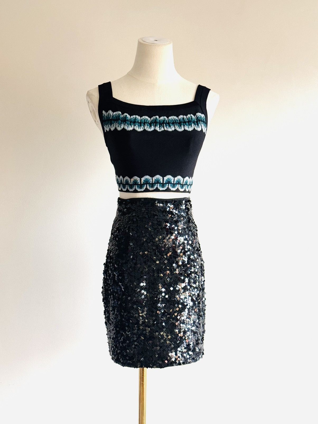 Vivienne Tam Vintage Vivienne Tam east wind code sequin mini skirt sz 2 Size 26" / US 2 / IT 38 - 2 Thumbnail