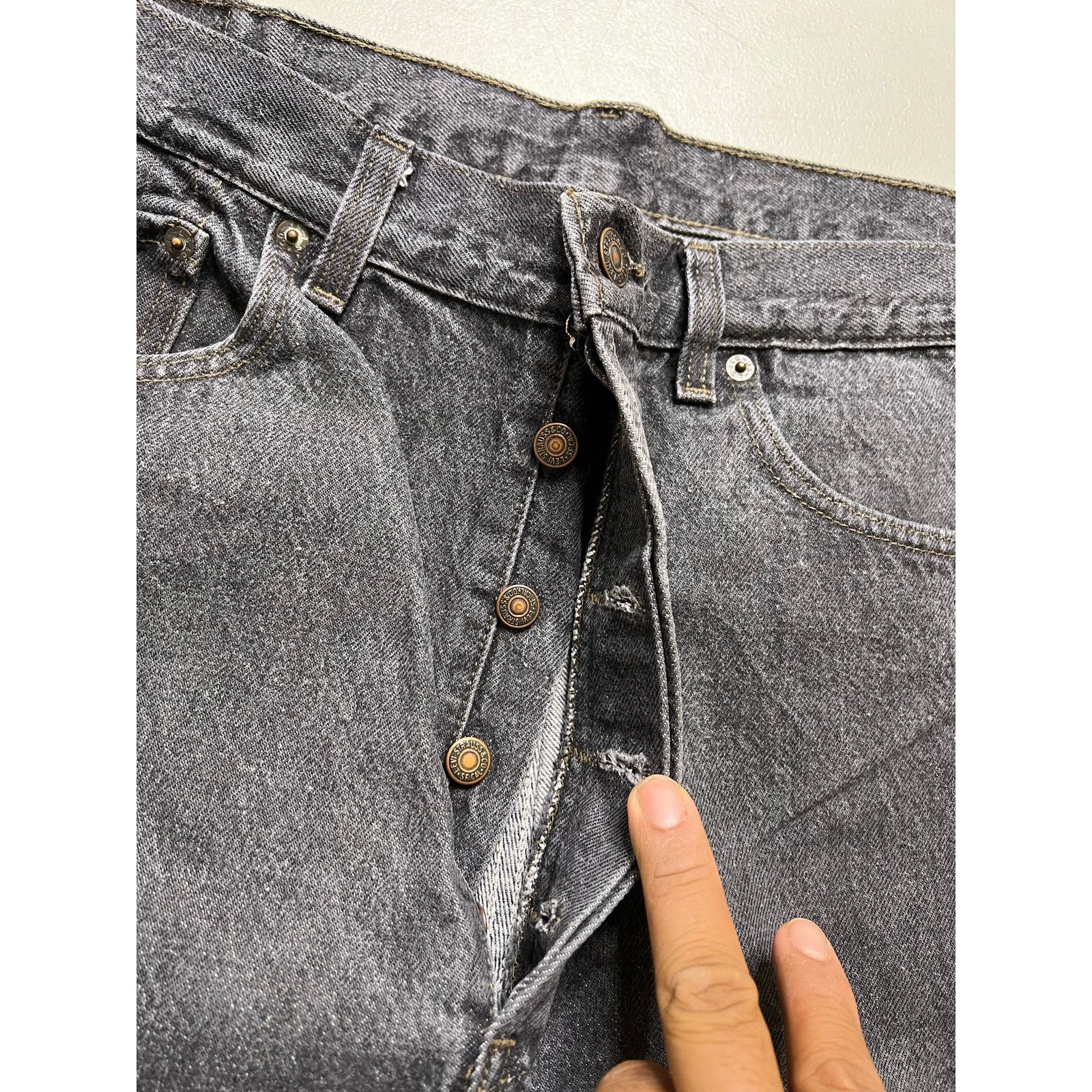 Levi's Vintage Levi's 501 Black / Gray Denim Jeans Men's 38x30 90s Size US 38 / EU 54 - 3 Thumbnail