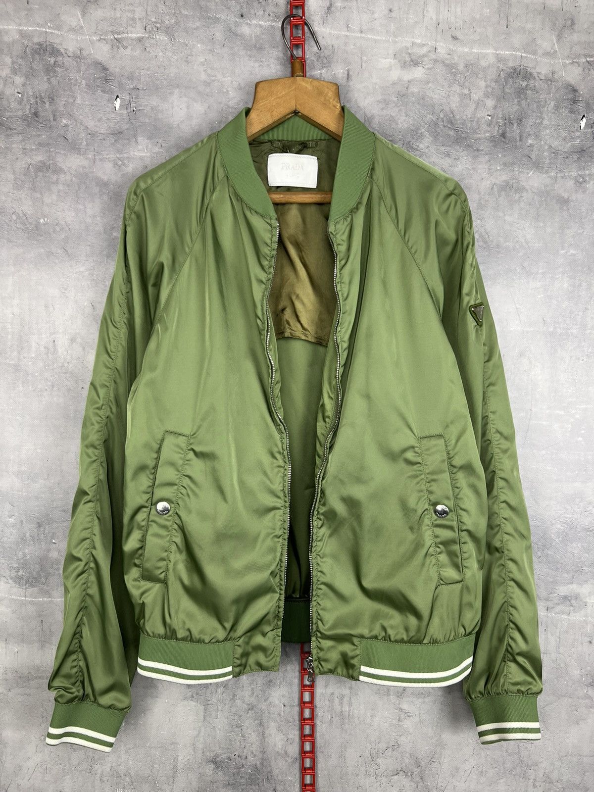 Prada Prada Milano 2014 Metallic Green Nylon Bomber Jacket Size M Size US M / EU 48-50 / 2 - 2 Thumbnail