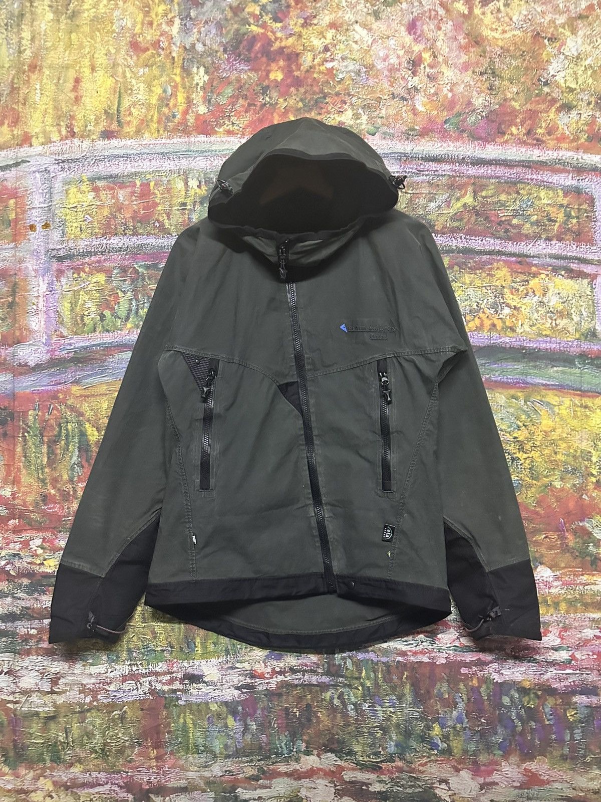Klattermusen Klattermusen Asymmetric Faded Big Hood Cropped Jacket Size US S / EU 44-46 / 1 - 2 Thumbnail