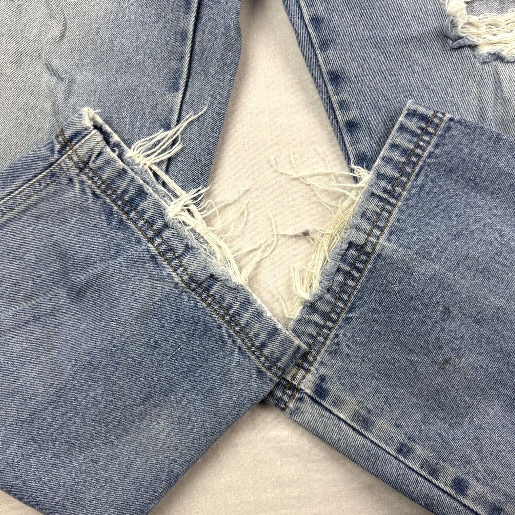 Thrasher VINTAGE Claudio Nucci Jeans Adult 40x30 Blue Cotton Ramie Denim Zip 90s Punk Hipster Tapered Relaxed Mens Size US 40 / EU 56 - 4 Thumbnail