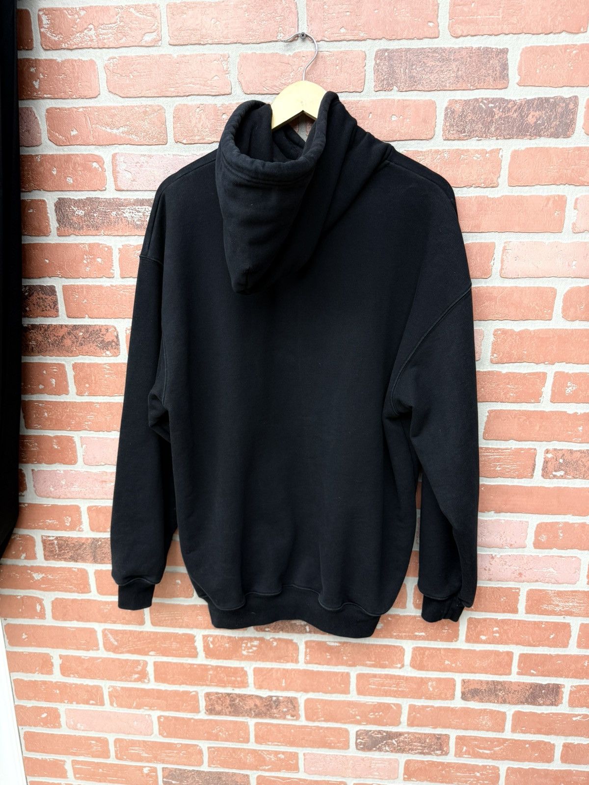 Balenciaga Men’s Balenciaga Black Copyright Hoodie size Large Size US L / EU 52-54 / 3 - 7 Thumbnail