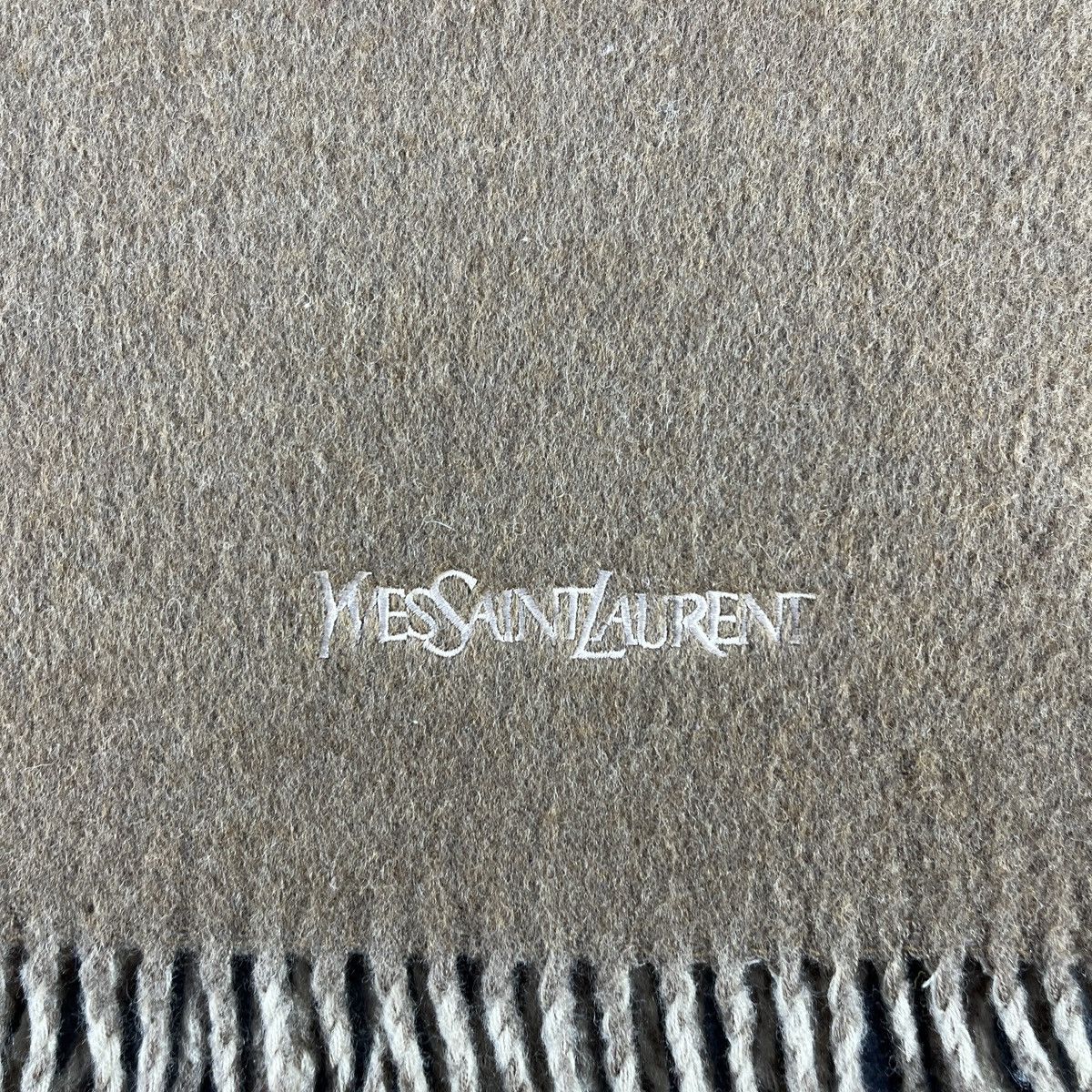 Vintage Vintage Yves Saint Laurent Scarf / Muffler / Neckwear T1432 Size ONE SIZE - 5 Thumbnail