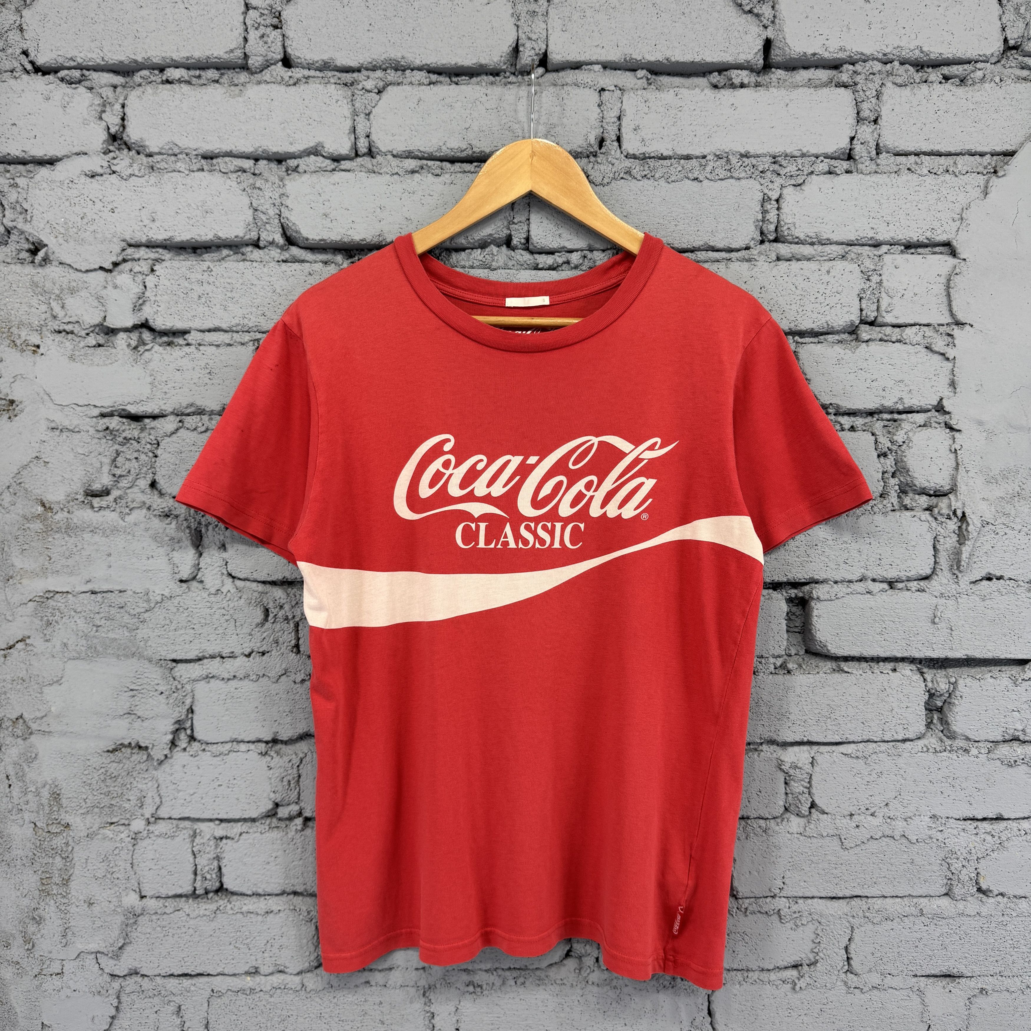 GU Cocacola X GU Classic Big Logo Tshirt Size US S / EU 44-46 / 1 - 1 Thumbnail