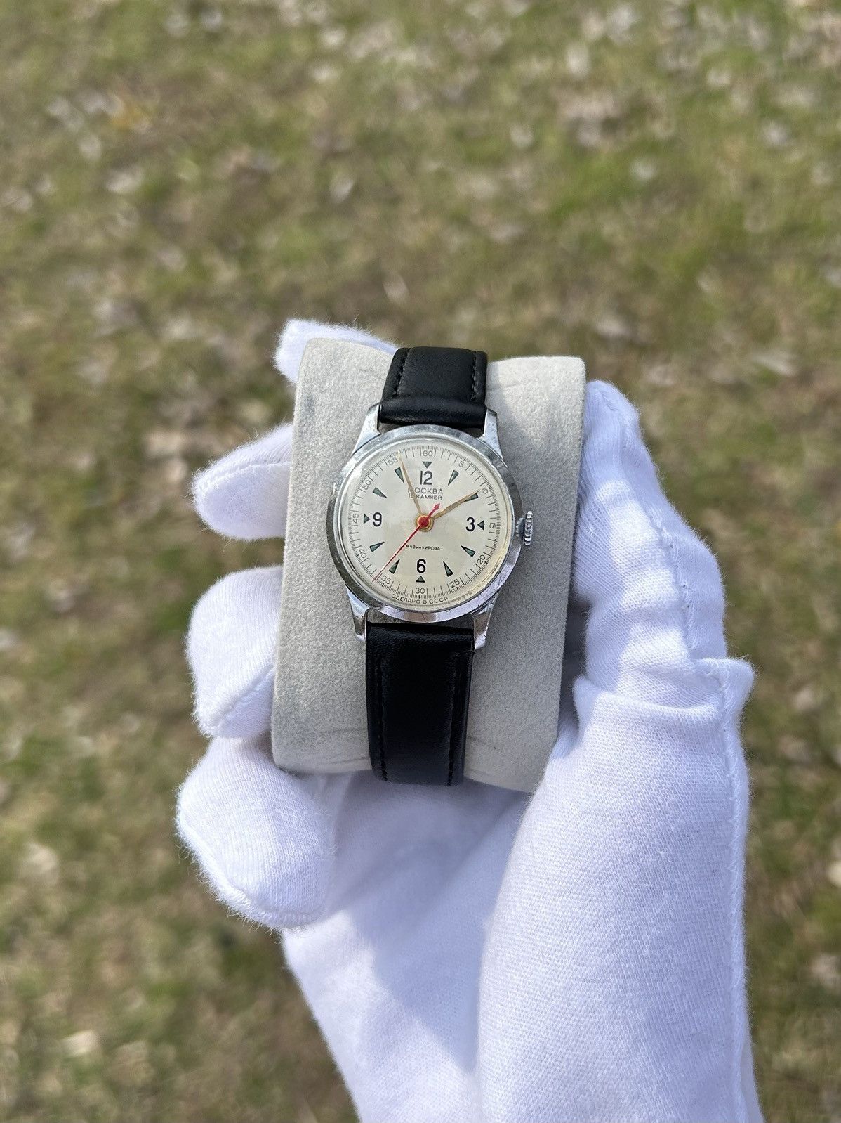 Vintage Vintage Watch Moskva USSR Soviet Mechanical Authentic 1950s Size ONE SIZE - 1 Thumbnail