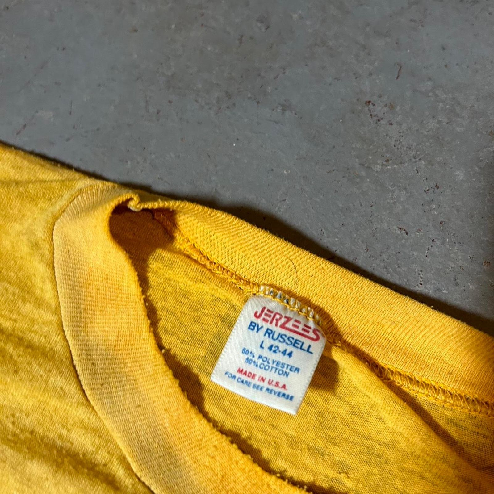 Jerzees 90s single stich yellow tee Size US L / EU 52-54 / 3 - 3 Thumbnail