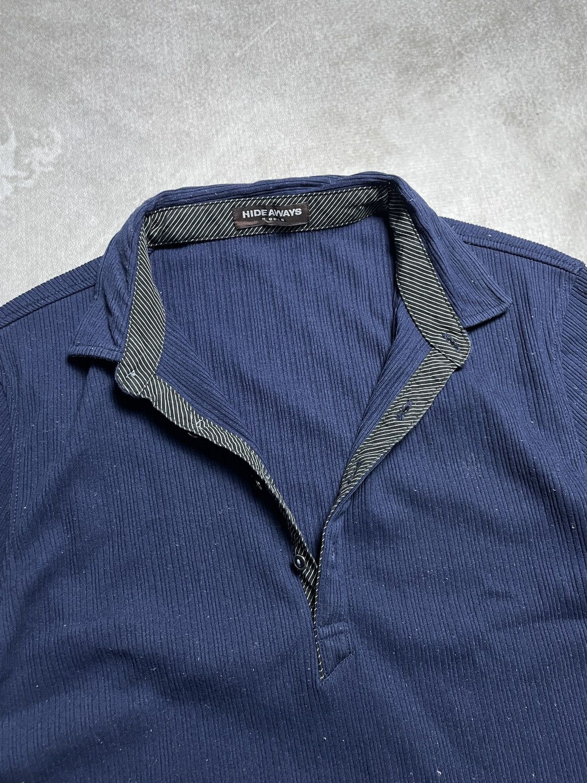 HIDEAWAYS 2000’s Hideaways Nicole - Vkei Style Half Button Shirt Size US M / EU 48-50 / 2 - 5 Thumbnail