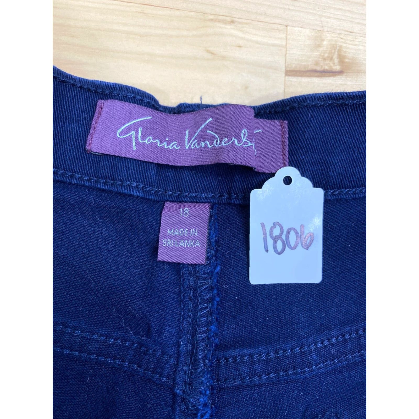 Gloria Vanderbilt Gloria Vanderbilt Jeans Womens 14 Blue Denim Amanda Pants Straight 5-Pocket Logo Embroidered Comfort Stretch Size 36" / US 14 / IT 50 - 3 Thumbnail