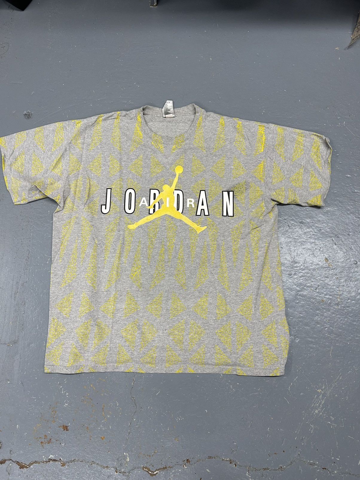 Jordan Brand × Nike × Vintage Crazy Vintage Y2K Essential Grey Nike Jordan Graphic T-Shirt Size US XL / EU 56 / 4 - 1 Thumbnail