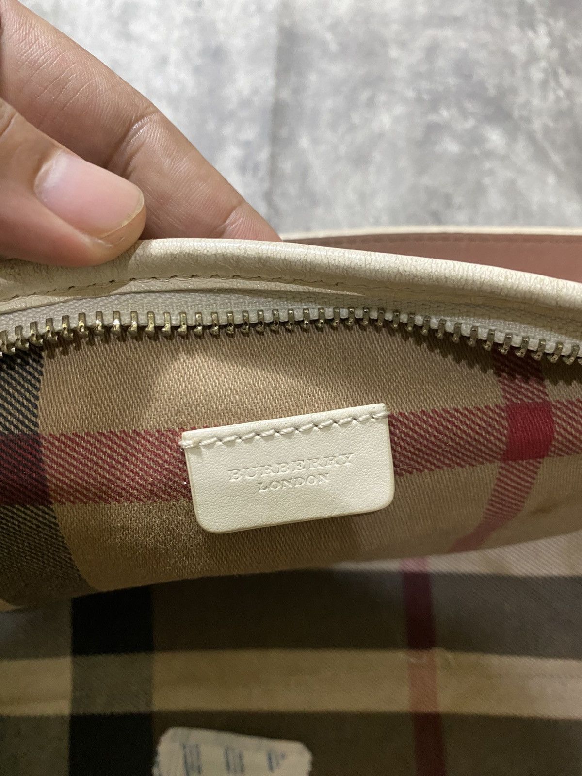 Burberry Burberry Red Nilon Shouder Bag Size ONE SIZE - 7 Thumbnail