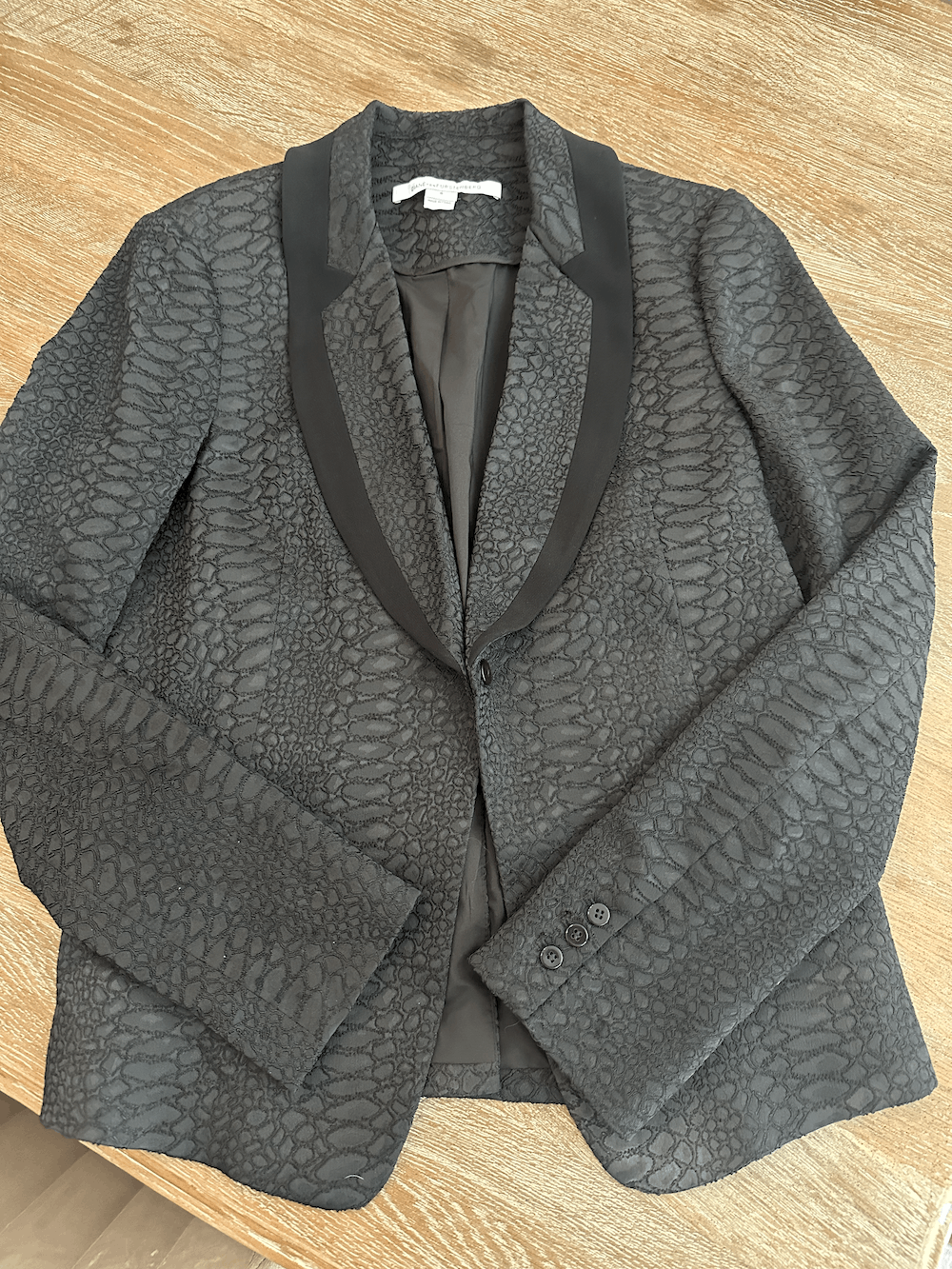 Diane von Furstenberg Black Long Sleeve Textured 1-Button Blazer Size M / US 6-8 / IT 42-44 - 1 Thumbnail
