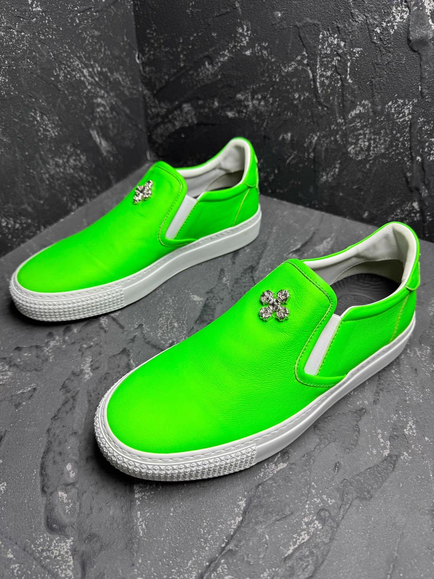 Chrome Hearts Chrome Hearts Fluorescent Green Flame Cross Sneakers Q10 Size US 6 / EU 39 - 2 Thumbnail