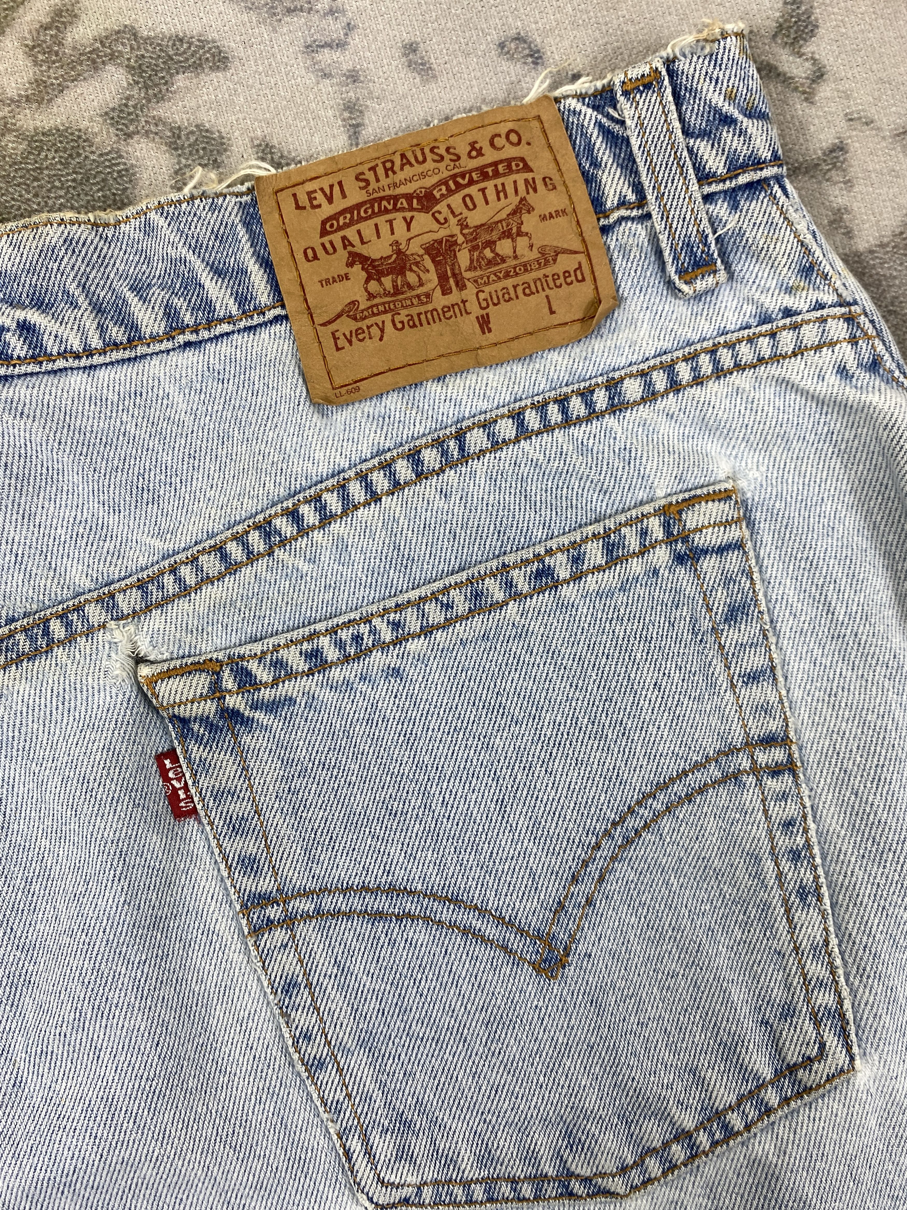 Levi's Vintage Levi's Light Wash Denim 36 x 5.5 -JN065 Size US 36 / EU 52 - 8 Thumbnail