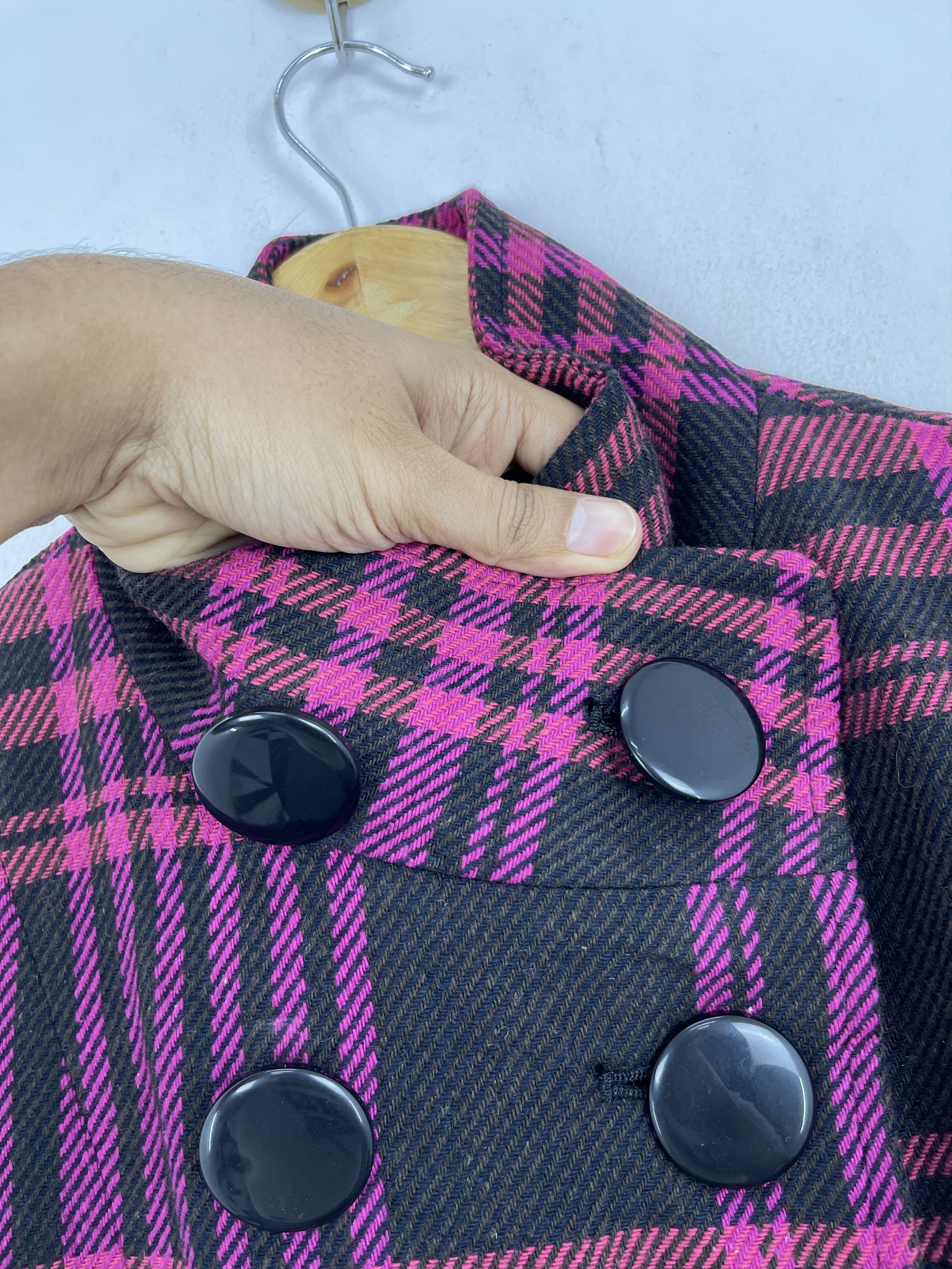 Japanese Brand Vintage Acrylic Black and Purple Belted Plaid Jacket JA0076 Size US L / EU 52-54 / 3 - 9 Thumbnail