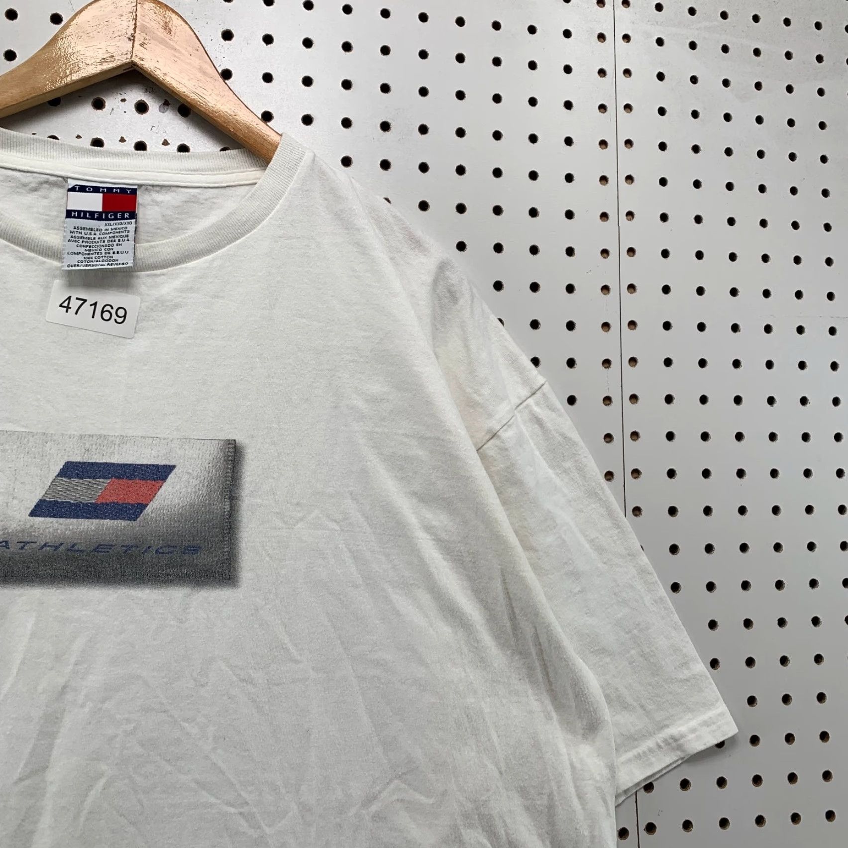 Tommy Hilfiger VINTAGE Tommy Hilfiger T Shirt Mens 2XL White Tommy Flag Graphic Y2K Tommy Hilfiger Tommy Jeans Shirt Mens 2XL White Graphic Print Size US XXL / EU 58 / 5 - 6 Thumbnail